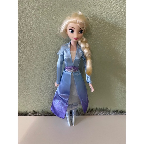 Other - Elsa Disney Store Singing Doll – Frozen 2 – 11'' Used